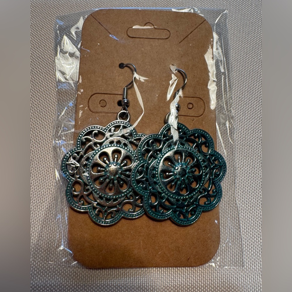 NWOT Boho Intricate silver tone Dangle Earrings hippie Bollywood Gypsy festival